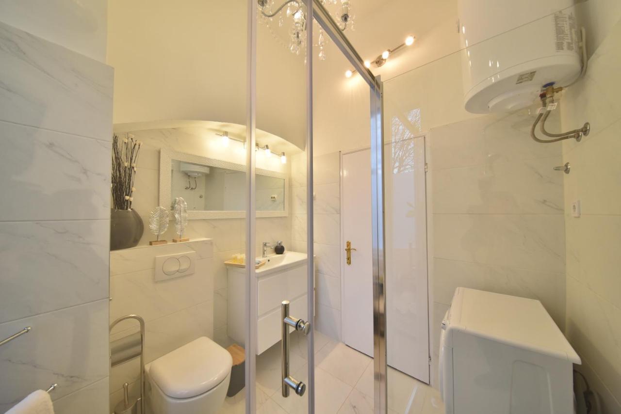 Zadar Center Beach Apartment - Directly On The Sea Ngoại thất bức ảnh