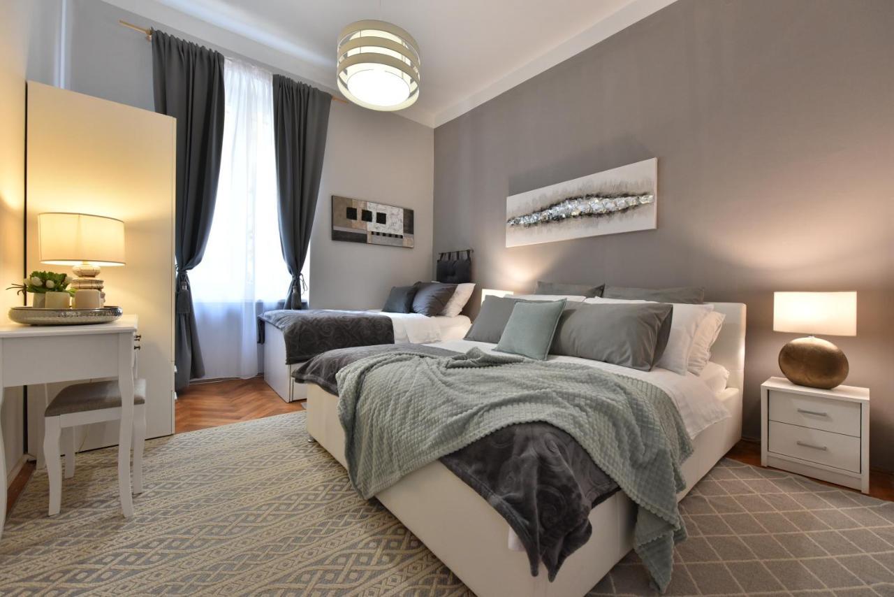Zadar Center Beach Apartment - Directly On The Sea Ngoại thất bức ảnh