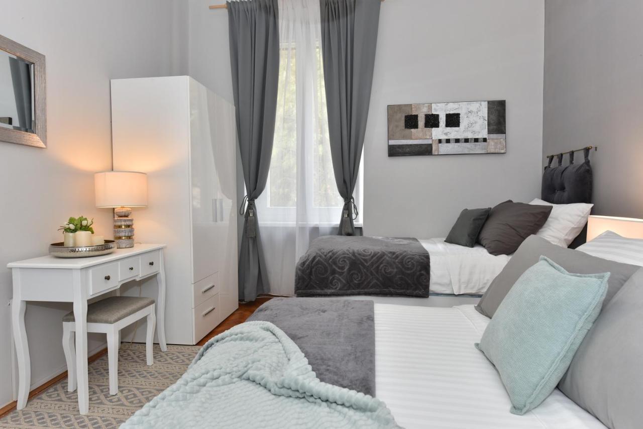 Zadar Center Beach Apartment - Directly On The Sea Ngoại thất bức ảnh